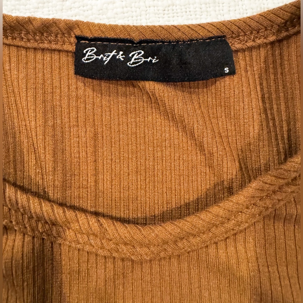 Brown Ribbed Tank Top - Picture 3 of 3